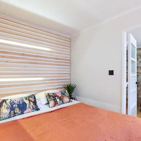 Bright 1 Bedroom In St George's Castle